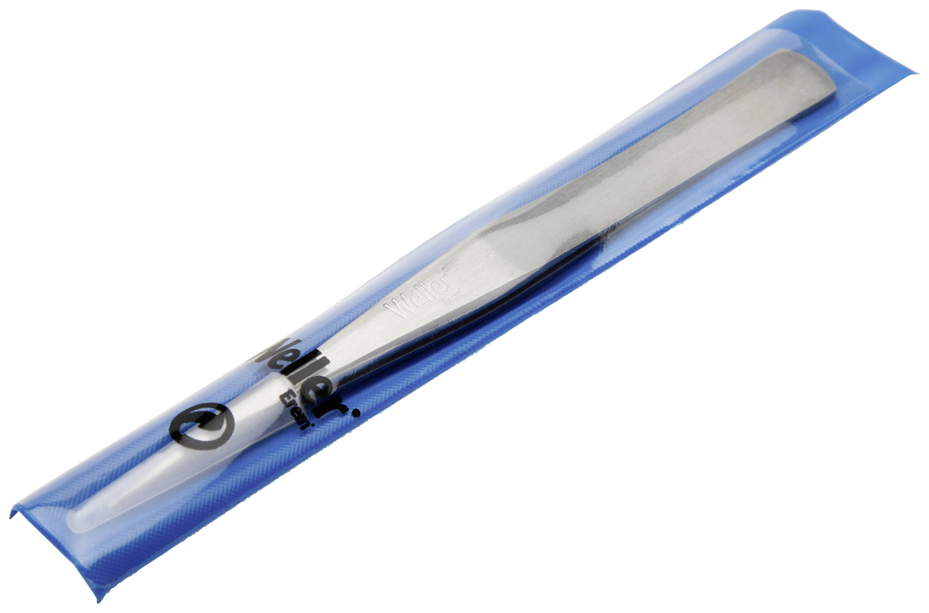 Końcówka do lutownicy w opakowaniu. Metalowa w kolorze srebrnym, zwężająca się ku czubkowi, z niebieską plastikową osłoną. Odpowiednia do precyzyjnych prac lutowniczych.