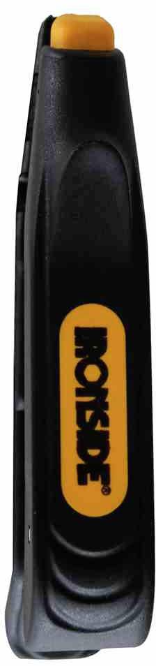 Czarno-pomarańczowy plastikowy uchwyt narzędzia, prawdopodobnie uchwytu ostrza lub skrobaka, ustawiony pionowo.