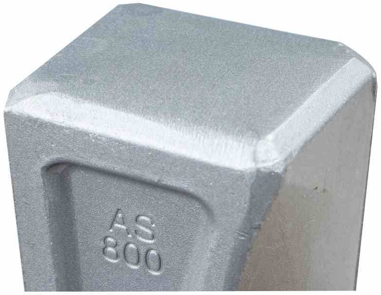 Metalowy blok z napisem 'AS 800' na boku.