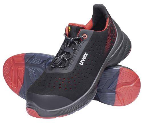 Para sportowych butów w kolorze czarnym z czerwoną podeszwą i czerwonymi akcentami, z boku tekst 'uvex', odpowiednich do aktywności sportowych.