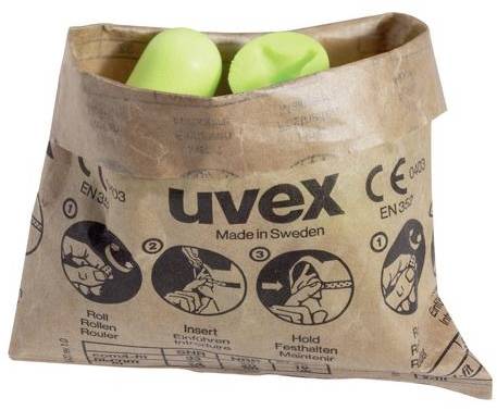 Zatyczki do uszu w papierowej torebce, na której wydrukowano instrukcje użycia w formie ilustracji.