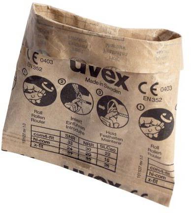 Brązowa papierowa torba przedstawia instrukcje użycia zatyczek do uszu marki Uvex. Wyprodukowano w Szwecji.