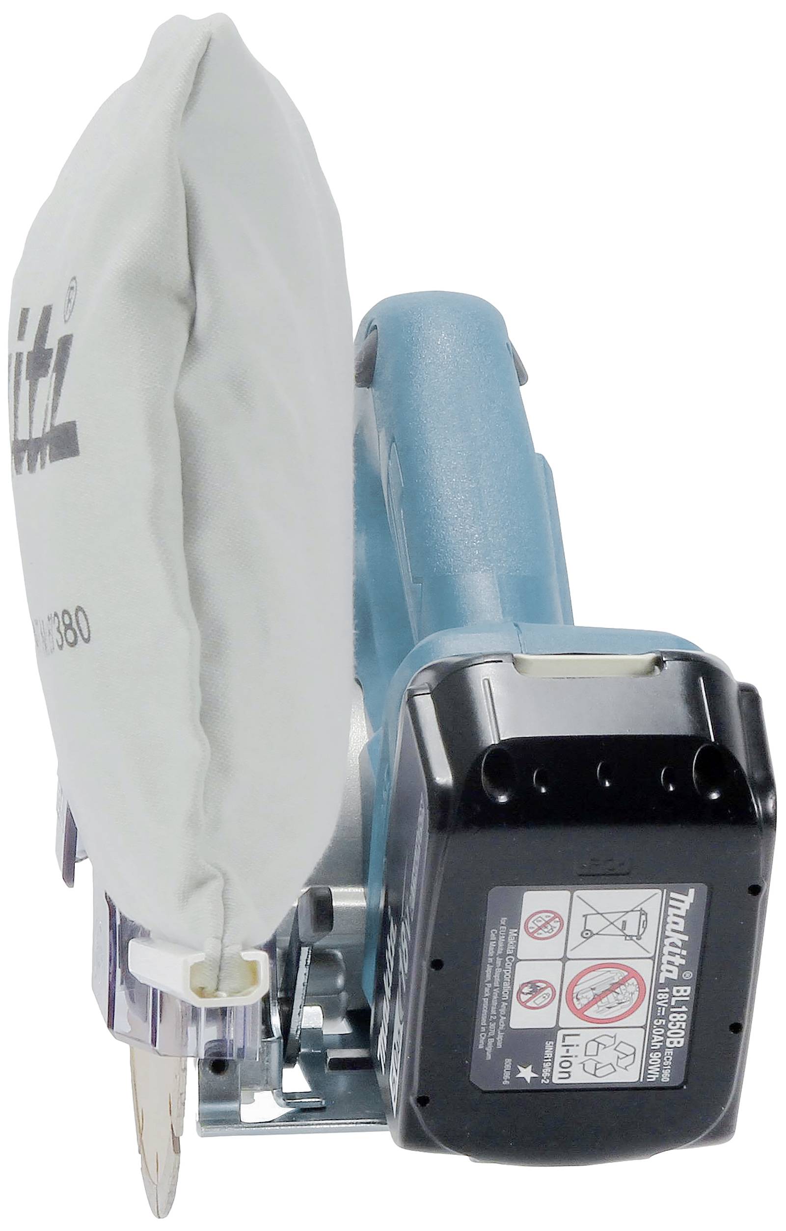 Ręczna pilarka tarczowa z workiem na pył, zasilana akumulatorowo. Narzędzie marki 'Makita', ostrze widoczne. Zaprojektowana do prac w drewnie i przenośna.