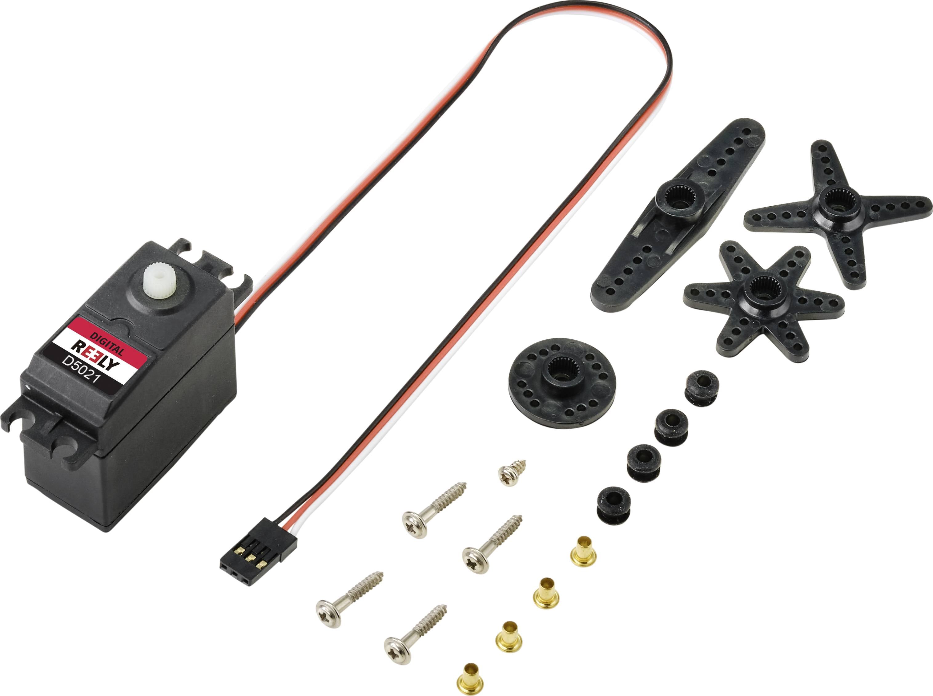 Czarny silnik serwo z przewodami w kolorach czerwonym i czarnym, obok którego leżą śruby, koła zębate i elementy mocujące do montażu.