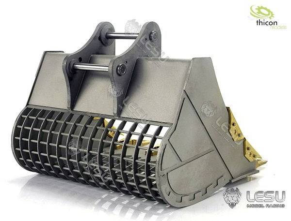 Łyżka koparki z kratowym wzorem, przydatna do przesiewania i rozdzielania materiałów. Wyprodukowana przez Lesu Modelle, widoczne logo.