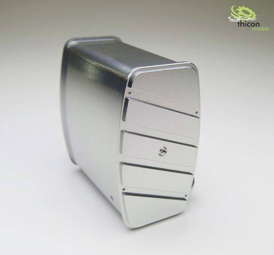 Metalowy model silnika z wyrazistymi żeberkami chłodzącymi. W prawym górnym rogu znajduje się zielone logo z napisem 'thicon models'.