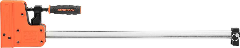 Duży zacisk ze słomkowym uchwytem i długim metalowym ramieniem.