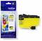 Żółty tusz do drukarki Brother LC426XL obok jego opakowania. Kompatybilny z modelami drukarek MFC-J4335DW, MFC-J4340DW, MFC-J4535DW, MFC-J4540DW.