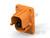 Pomarańczowy elektryczny złącz wtykowy o kwadratowej podstawie z czterema otworami montażowymi. Odpowiedni do zastosowań przemysłowych.