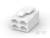 Biały wtyk plastikowy z czterema kwadratowymi gniazdami ułożonymi w dwóch rzędach. Wtyk posiada górny zatrzask do blokady.