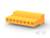 Żółty wtyk z tworzywa sztucznego stosowany do połączeń przewodzących prąd, wyposażony w kilka gniazd do podłączenia styków.