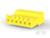 Żółta wtyczka plastikowa z wieloma gniazdami ułożonymi w jednym rzędzie, najczęściej stosowana do podłączania elementów elektrycznych.
