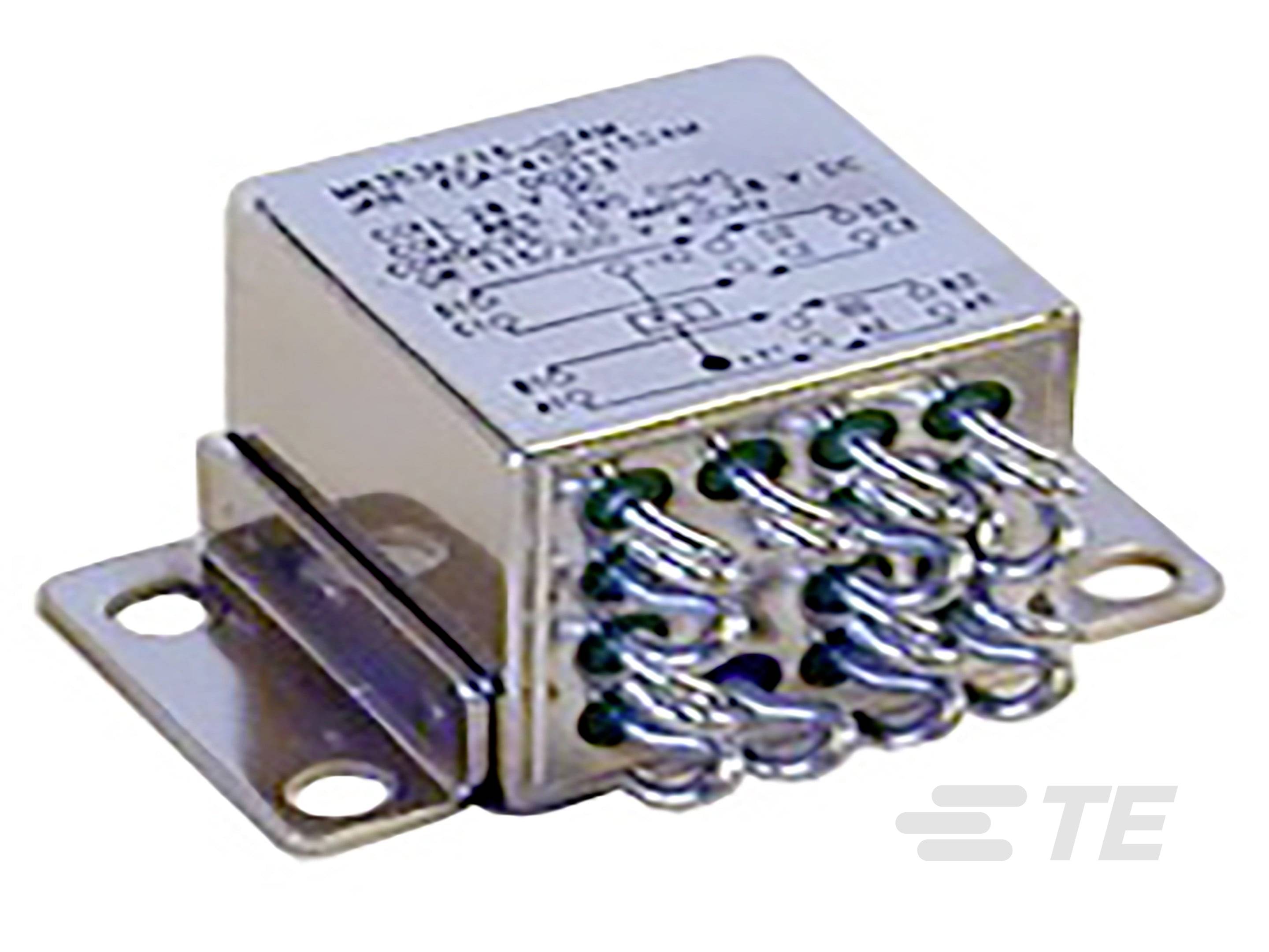 Prostokątny element elektryczny z metalową podstawą. Kilka przewodów jest podłączonych od spodu.