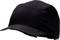 Czarna czapka z daszkiem o wzmocnionej przodzie, z siatkowymi wstawkami po bokach zapewniającymi wentylację.