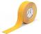 Rolka żółtej taśmy klejącej 3M z częściowo rozwiniętą taśmą.