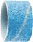 Zbliżenie niebieskiego paska ściernego. Szorstka, ziarnista powierzchnia jest widoczna, zamontowana na cylindrycznym nośniku.