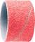 Czerwony pas szlifierski z powierzchnią teksturowaną, odpowiedni do maszyn szlifierskich.