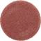 Okrągły arkusz papieru ściernego o powierzchni w kolorze czerwonobrązowym, szorstki i ziarnisty, używany do wygładzania lub obróbki różnych materiałów.