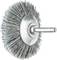 Szczotka stalowa z gęstymi, licznymi włoskami i metalowym uchwytem, idealna do polerowania i usuwania rdzy z powierzchni metalowych.