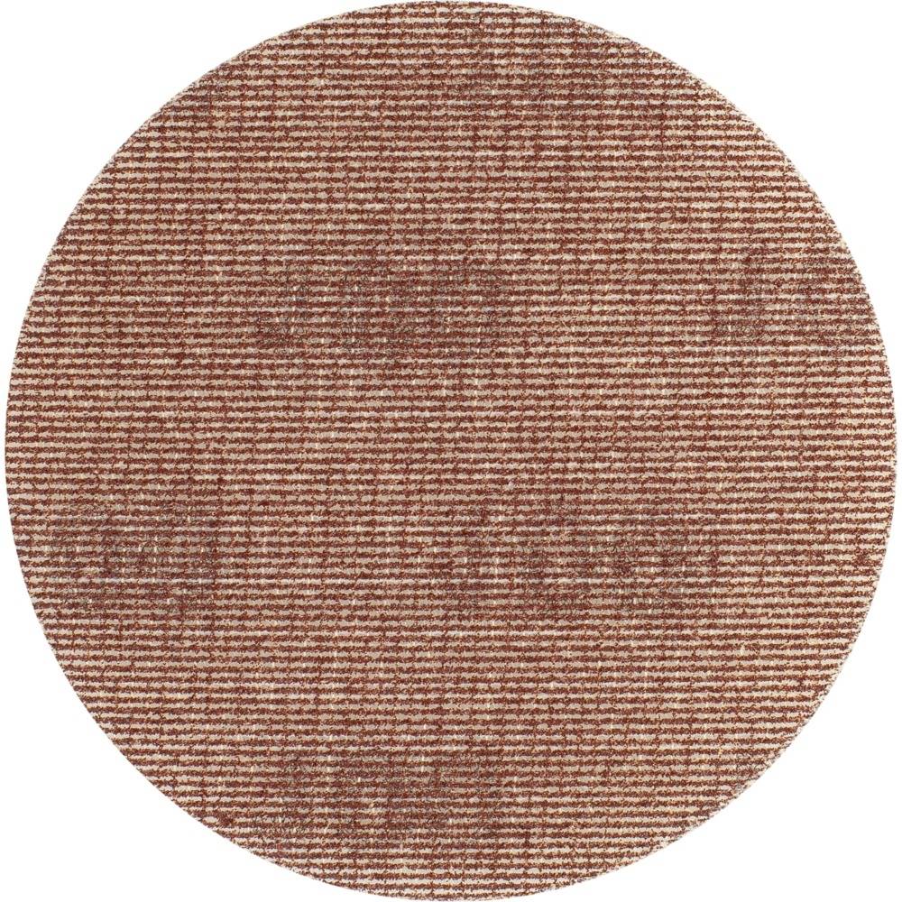 Okrągły, strukturalnie tkany dywan w odcieniach czerwieni i beżu.