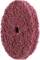 Owalny, różowy pad czyszczący o szorstkiej, włóknistej strukturze, przeznaczony do czyszczenia powierzchni.