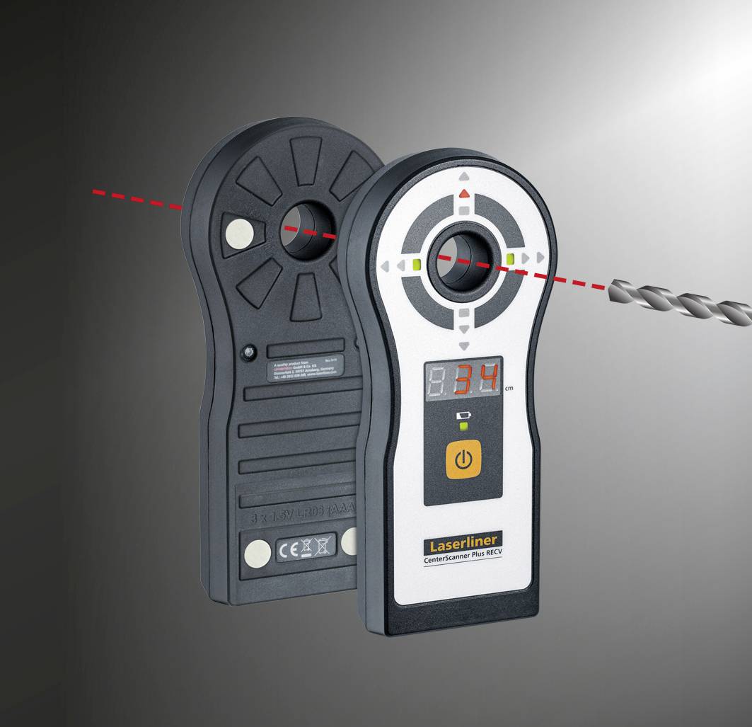 Laserowy przyrząd pomiarowy do precyzyjnego pozycjonowania z czerwonym wiązką laserową, przeznaczony do prac budowlanych, wyświetla '12,4' na wyświetlaczu.