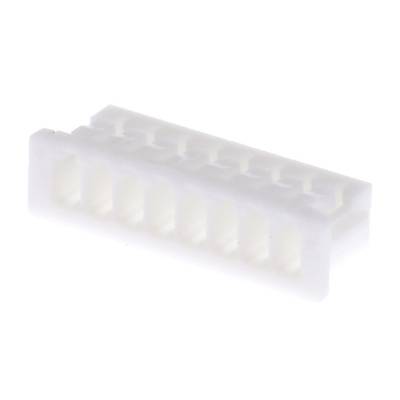 Biały, prostokątny wtyk plastikowy z wieloma gniazdami do elektrycznego łączenia urządzeń.