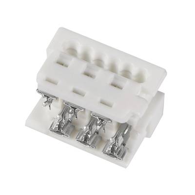 Wtyk plastikowy z wieloma elementami metalowymi. Posiada sześć miejsc przyłączeniowych i jest stosowany do połączeń elektronicznych.