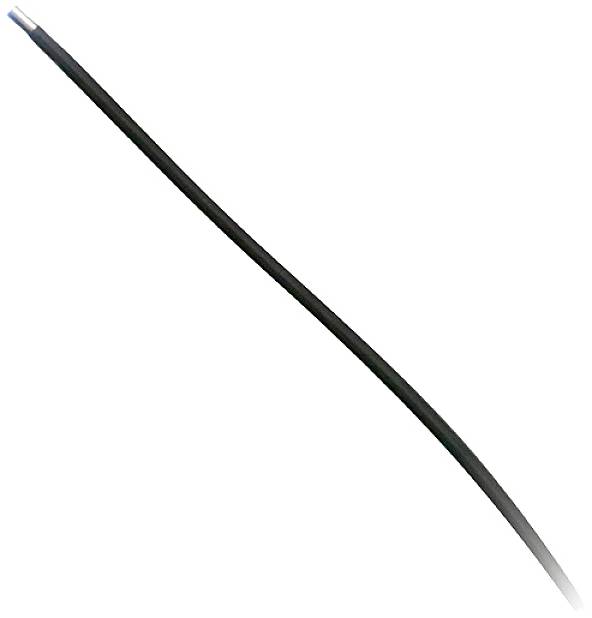 Pojedynczy czarny kabel w ukośnym ułożeniu na białym tle.