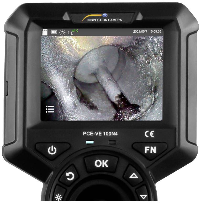 Ekran kamery inspekcyjnej wyświetla obraz endoskopu części mechanicznej z bardzo bliskiej odległości, data w górnym prawym rogu: '2021/05/17'.