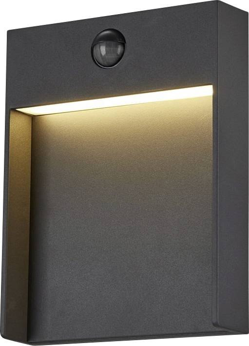 Kinkiet z wbudowanym czujnikiem ruchu oświetla pomieszczenie od góry, tworząc miękkie, rozproszone światło.