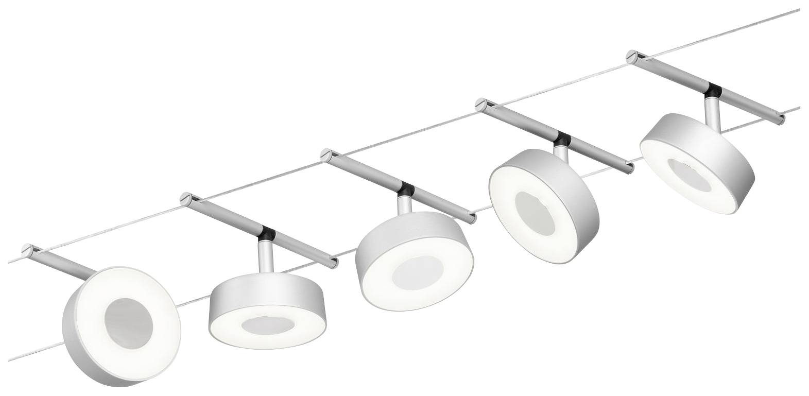 Pięć srebrnych, okrągłych lamp sufitowych jest równomiernie zawieszonych na listwie i świeci jasnym światłem.