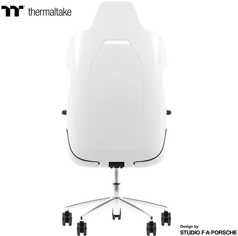 Biały fotel biurowy firmy Thermaltake, zaprojektowany przez Studio F.A. Porsche, widziany od tyłu. Siedzisko na obrotowej podstawie z pięcioma kółkami.
