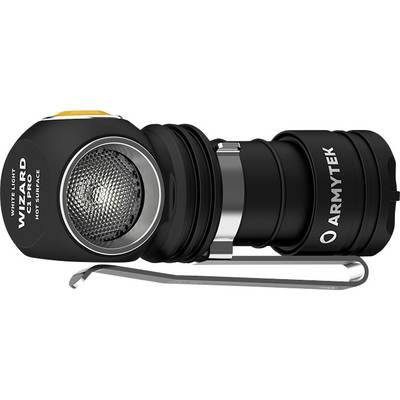 Czarna taktyczna latarka kieszonkowa z bocznym klipsem mocującym oraz napisem 'ARMYTEK' i 'WIZARD' na przedniej stronie.
