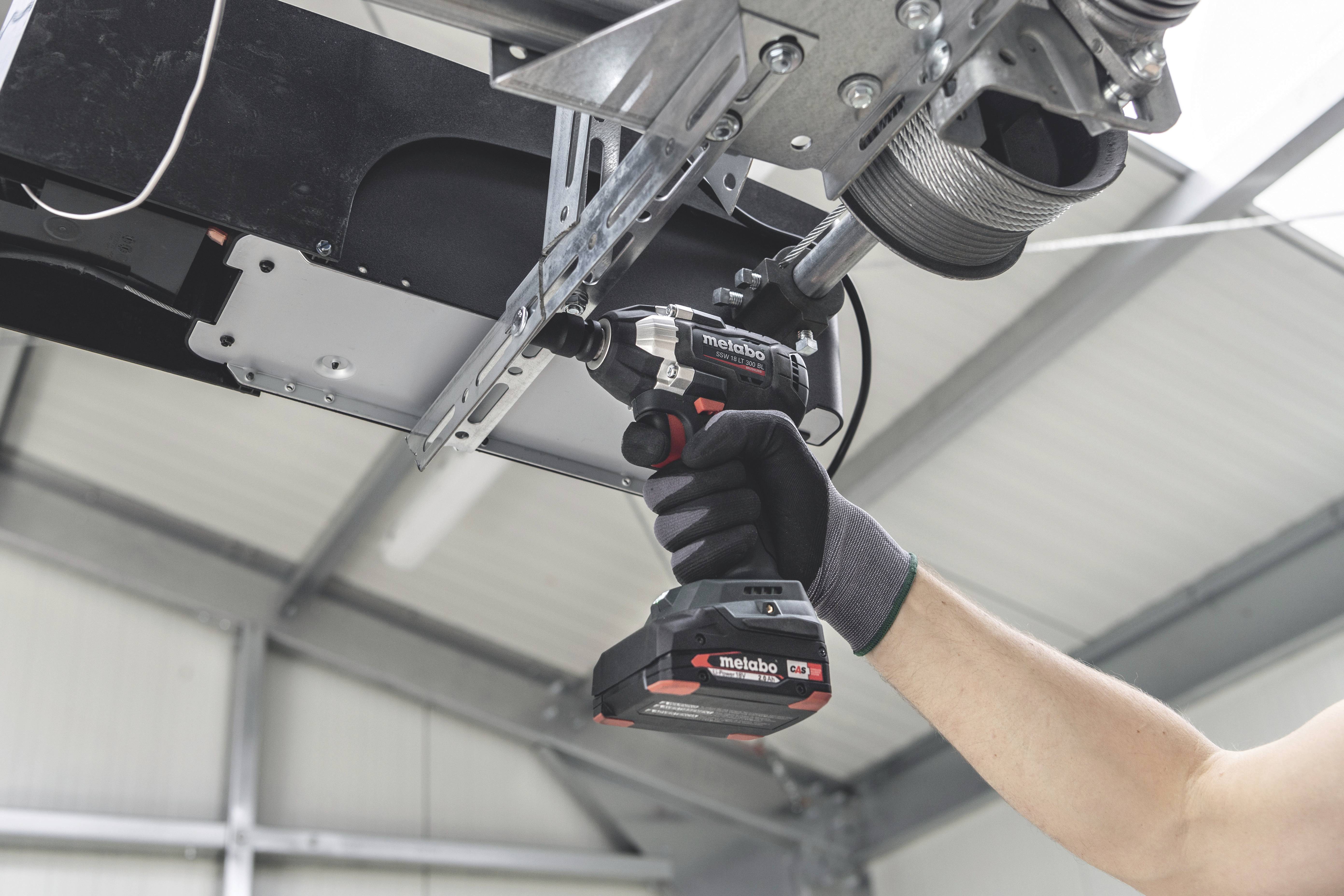 Metabo SSW 18 LT 300 BL 602398840 Акумуляторний ударний гайковерт 300 Нм 18 В без акумулятора