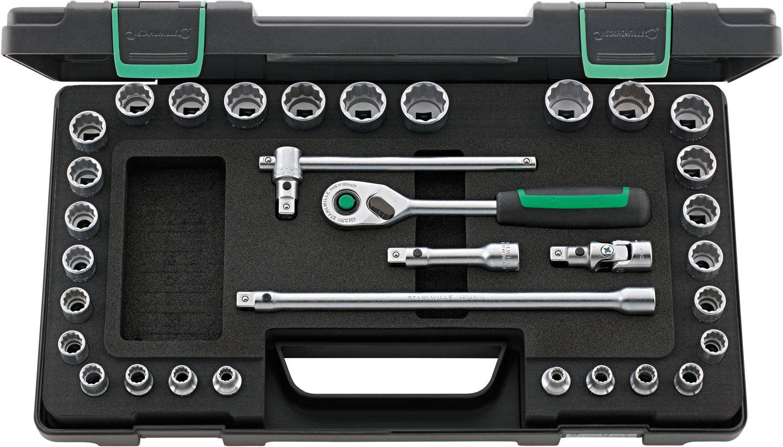 Zestaw kluczy nasadowych z różnymi nasadkami i uchwytem, zapakowany w czarne etui.