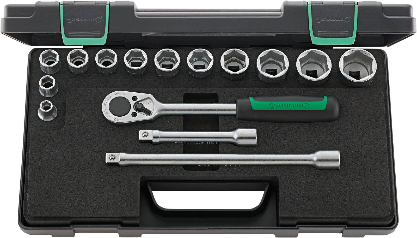 Zestaw kluczy nasadowych z grzechotką w czarnym pudełku, zawierający klucze nasadowe o różnych rozmiarach, grzechotkę oraz przedłużki.