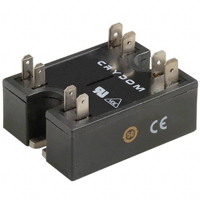 Czarny, prostokątny element elektroniczny z oznaczeniami i różnymi stykami metalowymi. Tekst na elemencie: 'Crydom'.