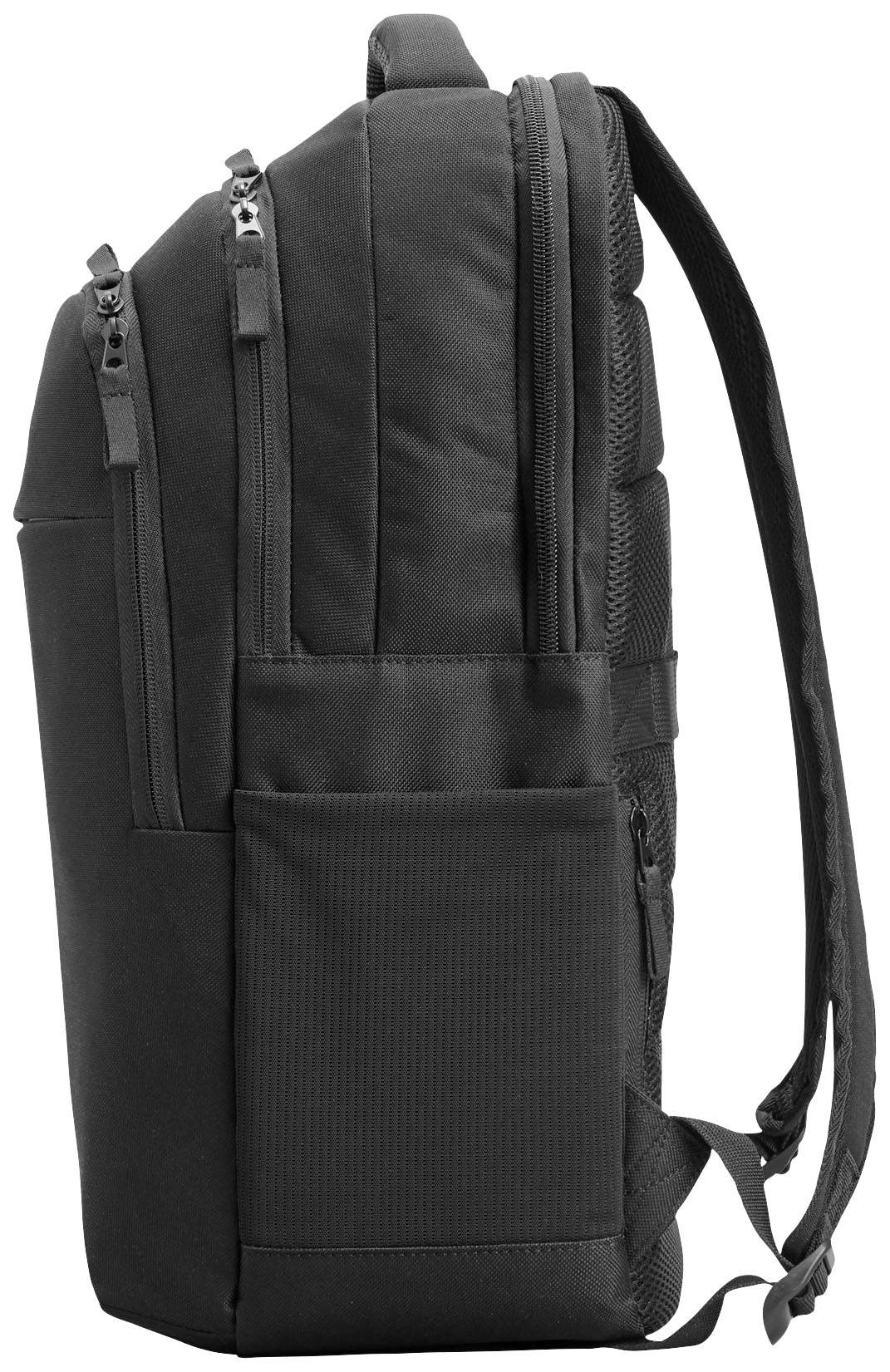 Czarny plecak, widok z boku, z wieloma kieszeniami na zamek błyskawiczny i regulowanymi paskami na ramiona.