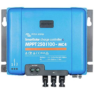 Niebieski regulator ładowania solarnego 'SmartSolar MPPT 250/1000 - MC4' firmy Victron Energy, przedstawiający możliwości podłączenia i stopień ochrony IP43.