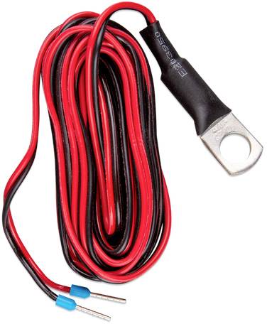 Czerwony i czarny kabel z otwartą końcówką oczkową i odkrytymi końcami przewodu. Nadaje się do połączeń elektrycznych.