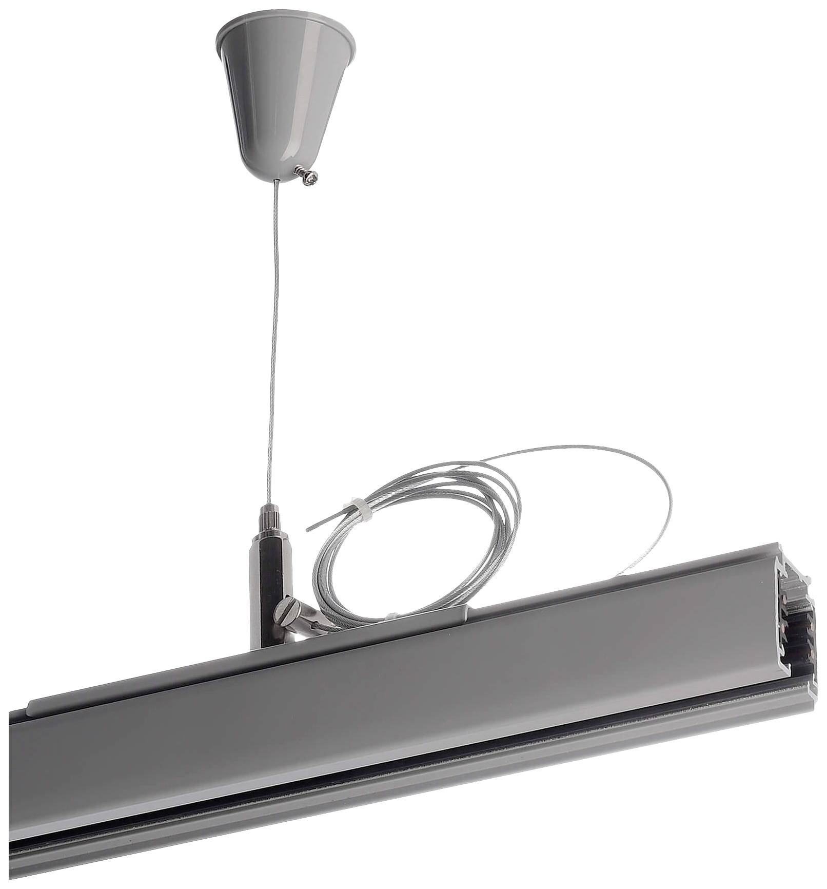 Srebrna lampa wisząca z długim przewodem i mocowaniem sufitowym, o nowoczesnym i industrialnym wyglądzie.