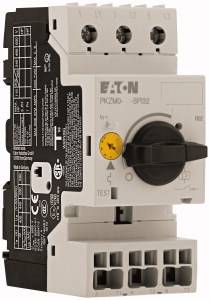 Trójbiegunowy rozłącznik obciążenia Eaton, model PKZMO-SP32, z przyciskiem obsługowym i specyfikacjami technicznymi na obudowie.