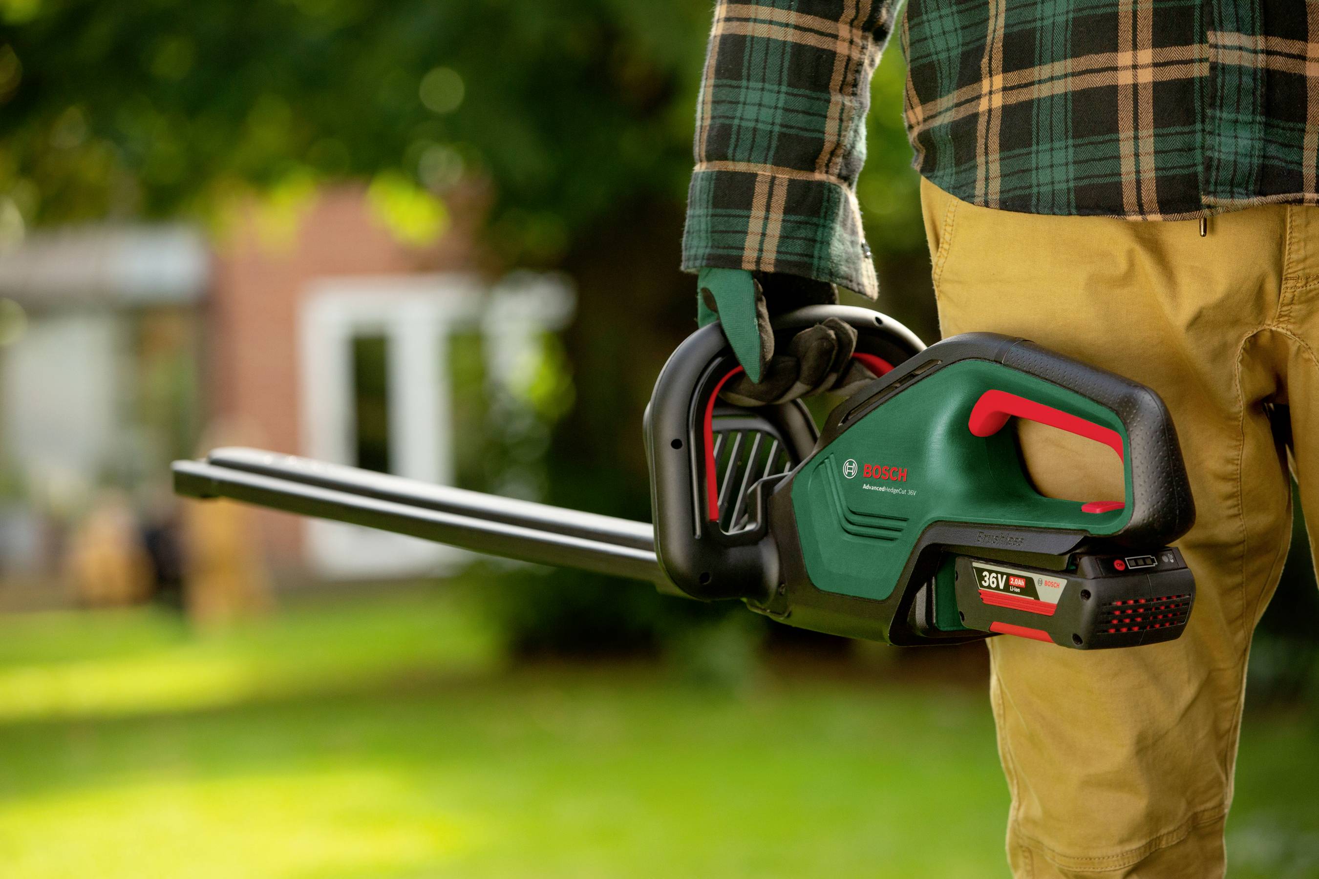 Акумуляторний тример для живоплоту Bosch Home and Garden AdvancedHedgecut 36V-65-28 з акумулятором та зарядним пристроєм, літій-іо