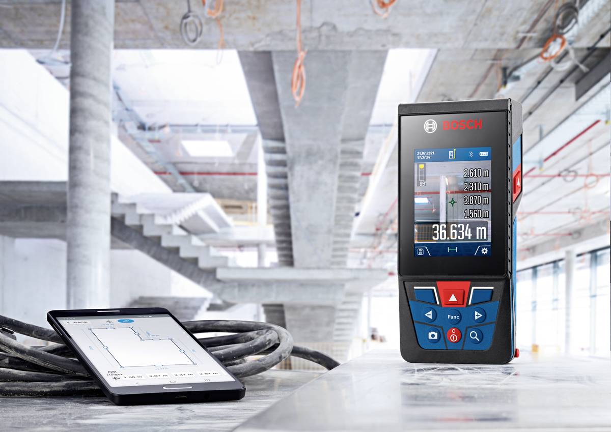 Лазерний далекомір Bosch Professional GLM 150-27 C. Максимальна дальність вимірювання 150 м.