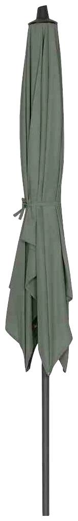 Zamknięty zielony parasol przeciwsłoneczny ze czarną podstawą, stojący pionowo.