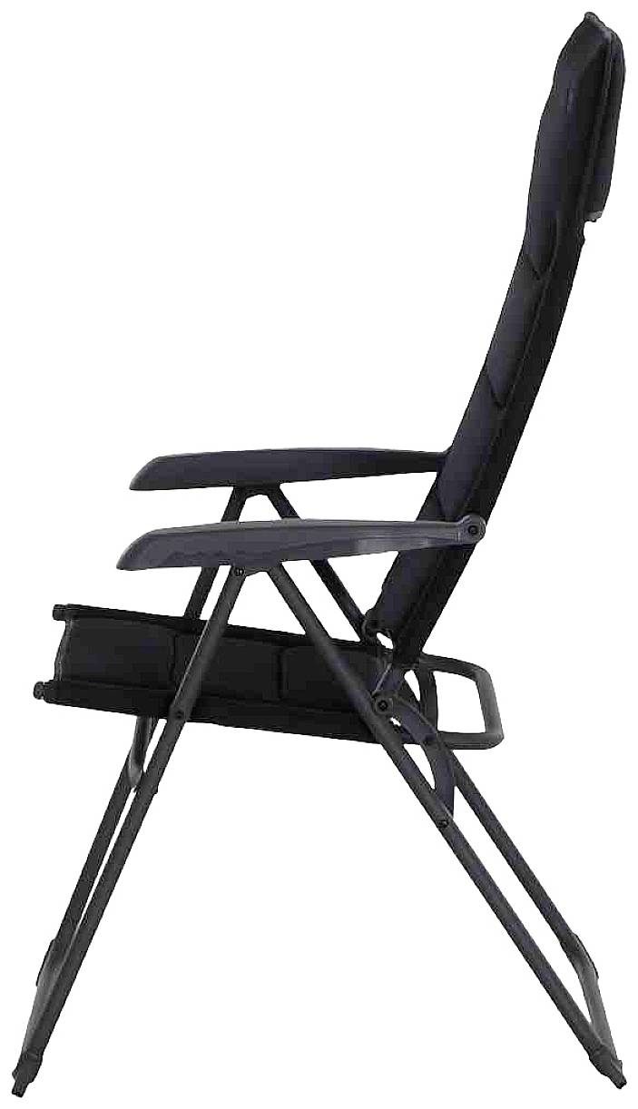 Składany krzesło kempingowe z czarnymi poduszkami i podłokietnikami, widok z boku, prezentujący regulowaną oparć i solidne metalowe nogi.
