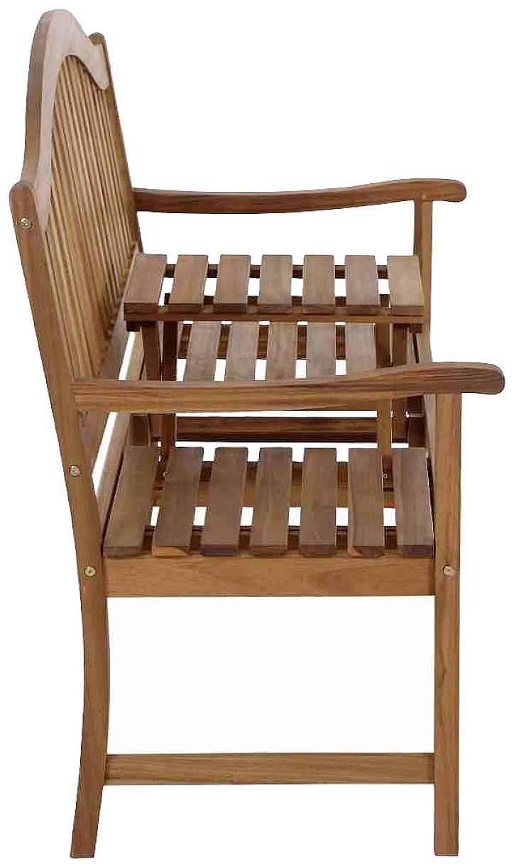 Ławka drewniana z oparciem i podłokietnikami, widziana z boku. Składa się z wyraźnie lakierowanych desek drewnianych i jest przeznaczona do użytku na zewnątrz.