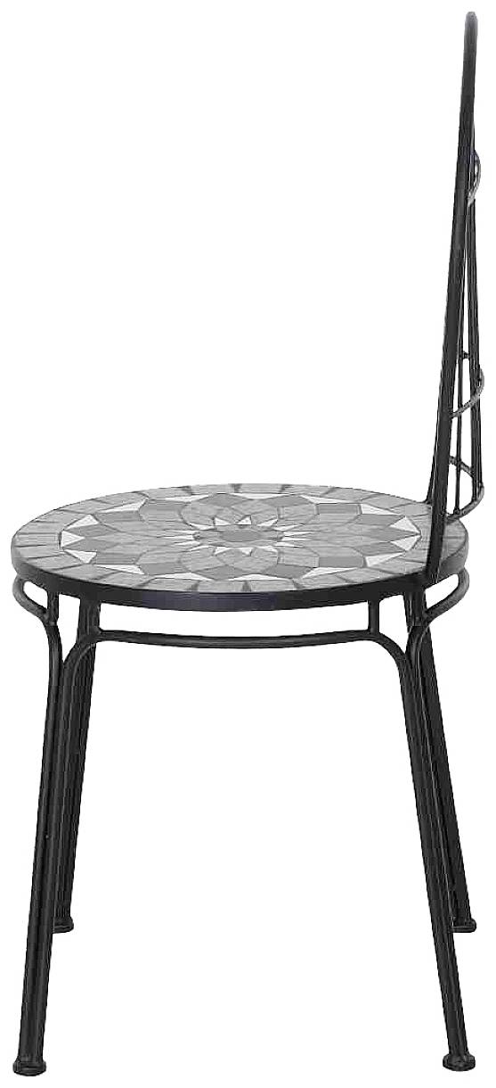 Metalowy stołek z mozaikowym wzorem na siedzeniu oraz smukłą, wysoką oparką.
