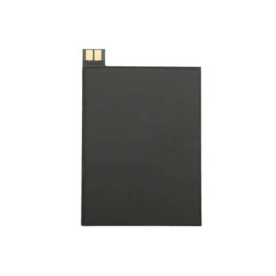 Prostokątna, czarna bateria do telefonu komórkowego z dwoma złotymi stykami w lewym górnym rogu.